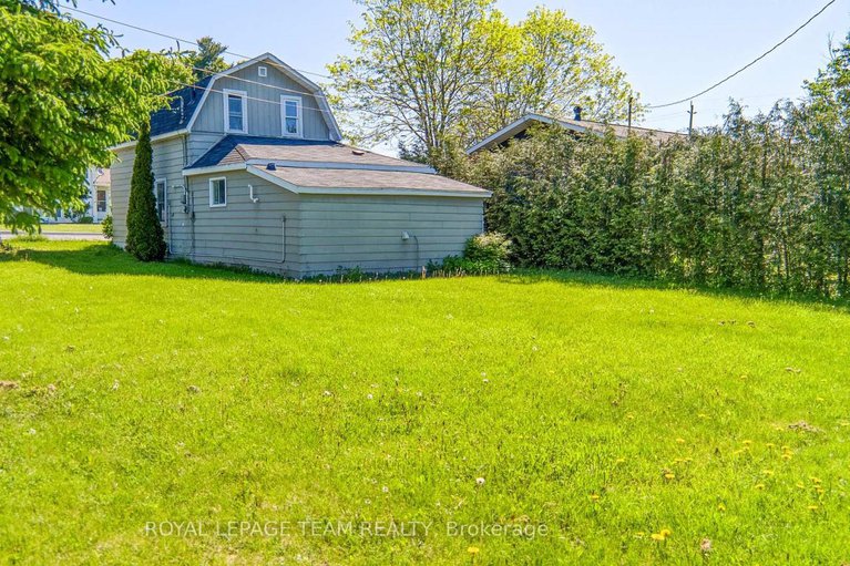 28435512/24-mercer-street/almonte/mississippi-mills/ontario/K0A1A0_8