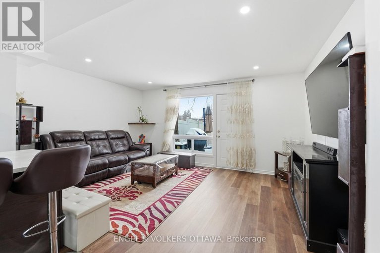 29615364/34-alison-korn-private/bells-corners/ottawa/ontario/K2H8M6_12