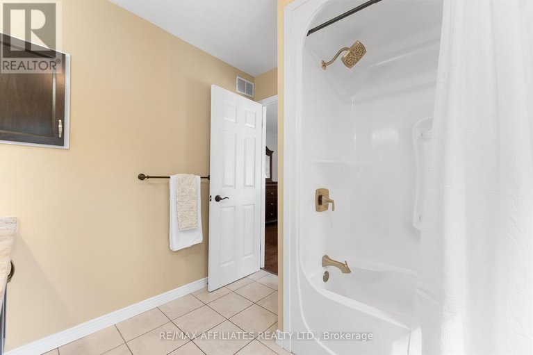 28985818/14-panandrick-view-drive/rural-kanata-central/ottawa/ontario/K2W1A5_21