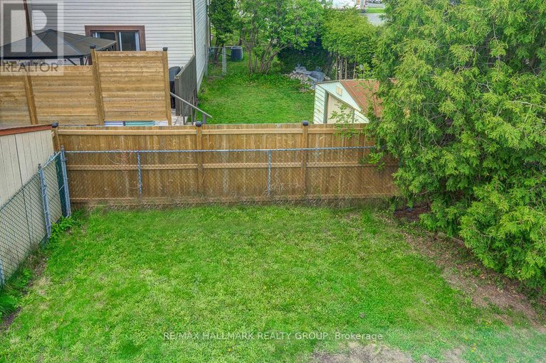 29211937/1701-lafrance-drive/queenswood-heights-south/ottawa/ontario/K1E2L7_31