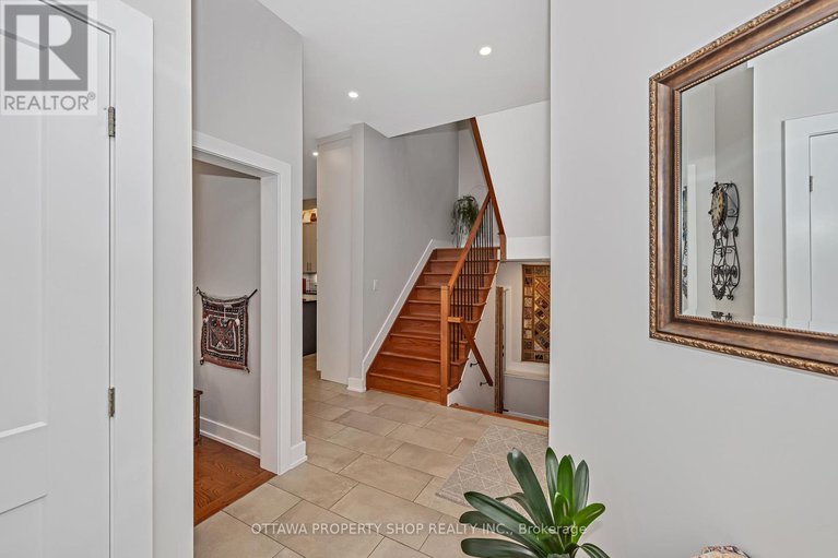 28399504/1355-mory-street/emerald-woodssawmill-creek/ottawa/ontario/K1T1C8_4