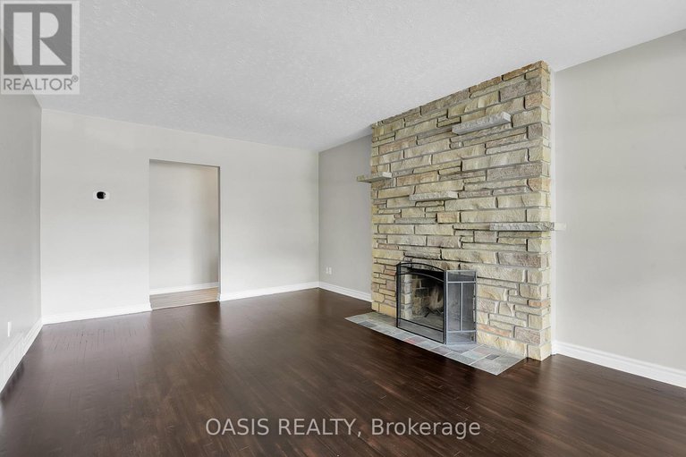 28396451/2606-egan-road/mooneys-bayriverside-park/ottawa/ontario/K1V8N1_4