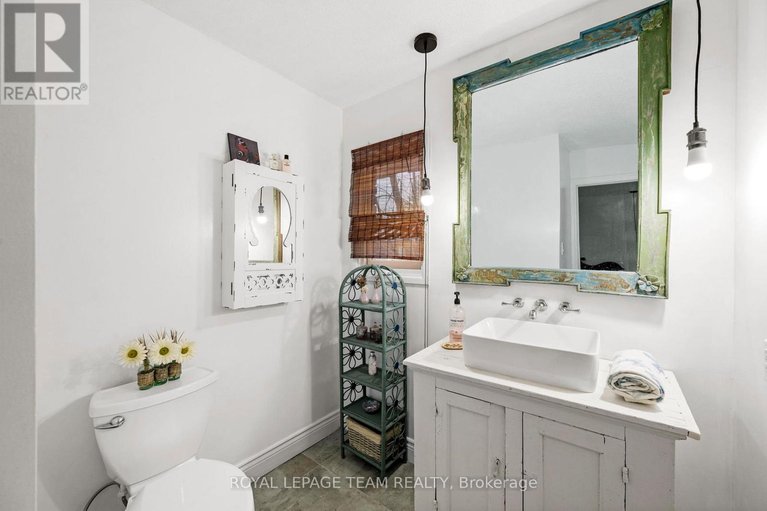 29622529/33-rutherford-crescent/beaverbrook/ottawa/ontario/K2K1N1_28