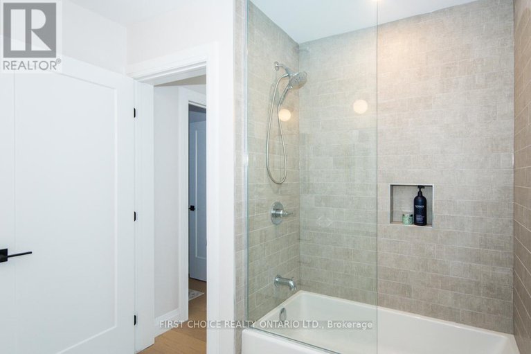 29386266/296-riverdale-avenue/old-ottawa-south/ottawa/ontario/K1S1R1_17