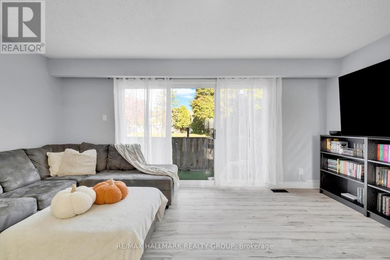 28989404/81-hadley-circle/bells-corners/ottawa/ontario/K2H7Z8_11
