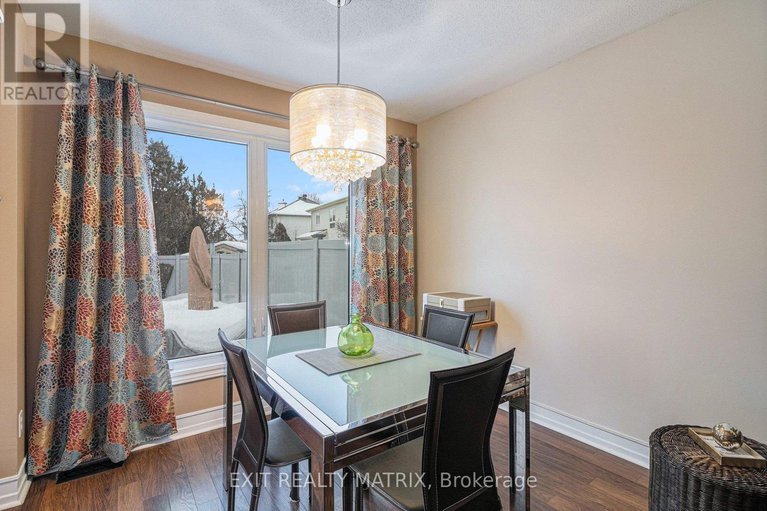 29247214/813-clearcrest-crescent/fallingbrookridgemount/ottawa/ontario/K4A3E8_9