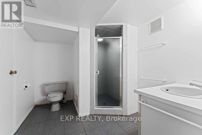 28608756/6-lyall-street/city-viewskylinefisher-heightsparkwood-hills/ottawa/ontario/K2E5G6_24