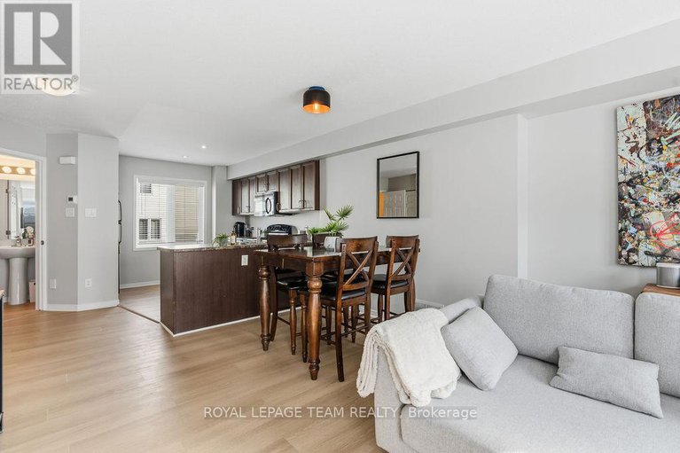 29379496/402-sadar-private/cedargrovefraserdale/ottawa/ontario/K2J3T3_17