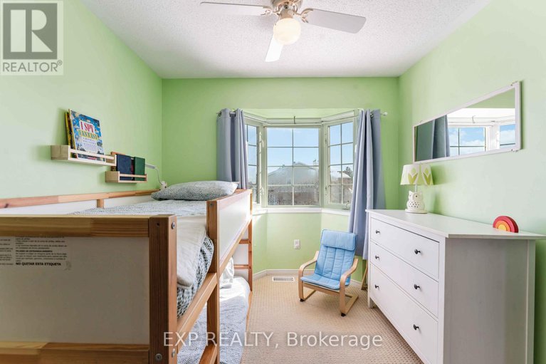 29383913/5-mullcraft-crescent/longfields/ottawa/ontario/K2J4P8_15