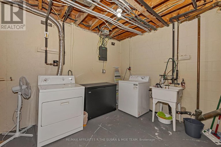 29682190/35-monterey-drive/leslie-park/ottawa/ontario/K2H7A9_36