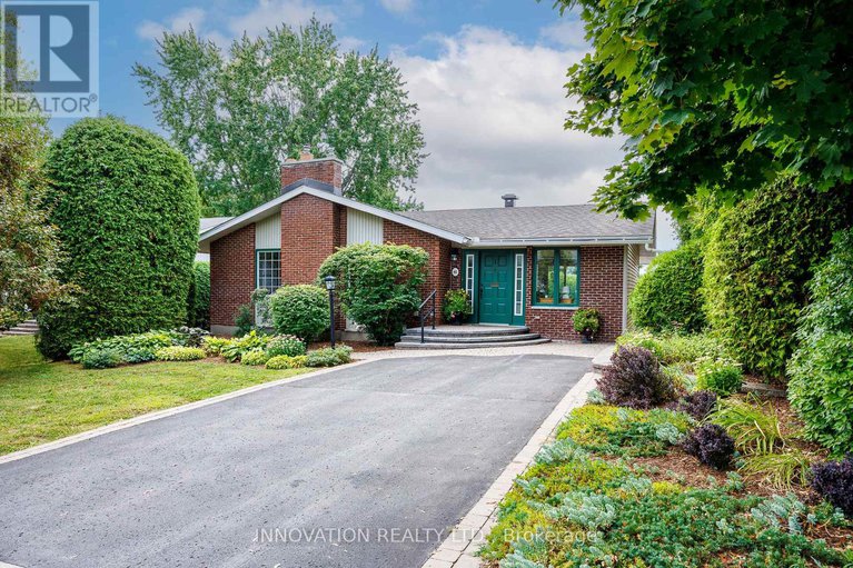 28810906/40-singal-street/glencairnhazeldean/ottawa/ontario/K2L1B9_1