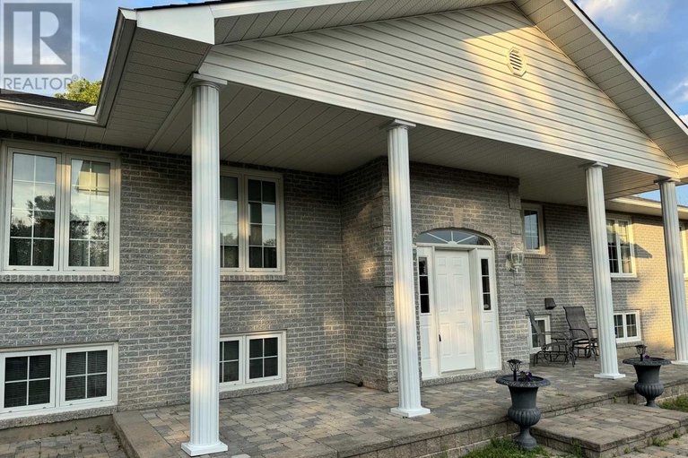 28195762/1961-manotick-station-road/osgoode-twp-north-of-reg-rd-6/ottawa/ontario/K0A2W0_3