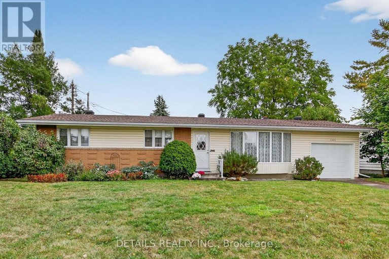 28920514/101-hilliard-avenue/city-viewskylinefisher-heightsparkwood-hills/ottawa/ontario/K2E6C5_1