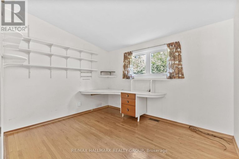 28611186/2234-bingham-street/elmvale-acresurbandale/ottawa/ontario/K1G2V7_28