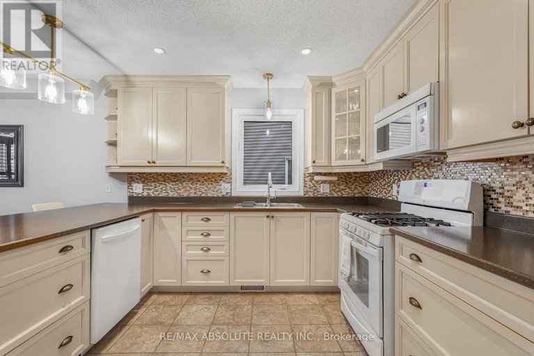 29664919/229-mica-crescent/town-of-rockland/clarence-rockland/ontario/K4K0E3_12