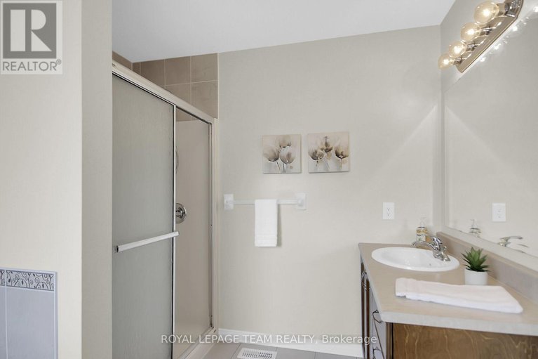 28857823/1464-carronbridge-circle/emerald-meadowstrailwest/ottawa/ontario/K2M0G6_24