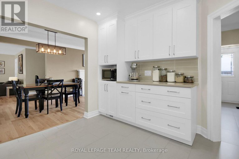 28798698/43-epworth-avenue/meadowlandsst-claire-gardens/ottawa/ontario/K2G2L8_17