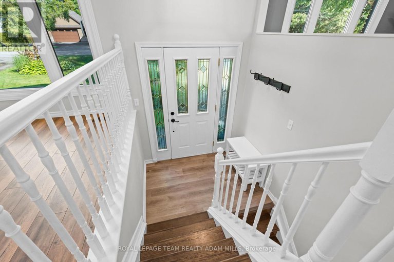 28834726/1095-boucher-crescent/manotick-south-to-roger-stevens/ottawa/ontario/K4M1B3_5