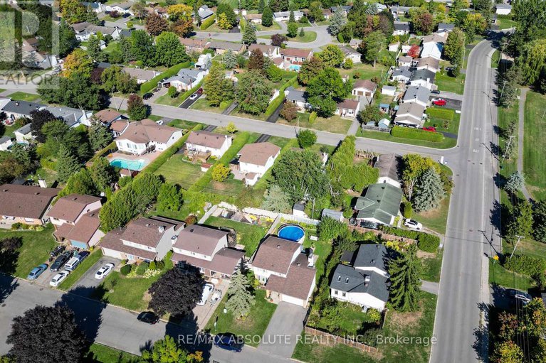 28869002/198-hoylake-crescent/bilberry-creekqueenswood-heights/ottawa/ontario/K1E2M8_5