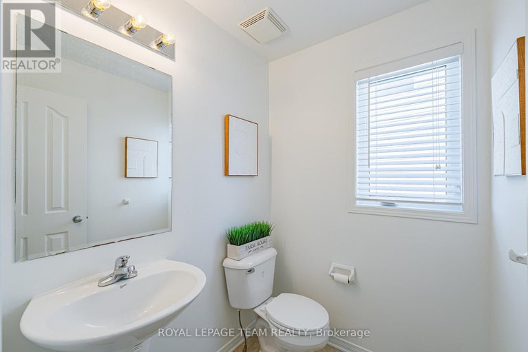 29363921/313-bryarton-street/chapel-hill/ottawa/ontario/K1C7R5_24