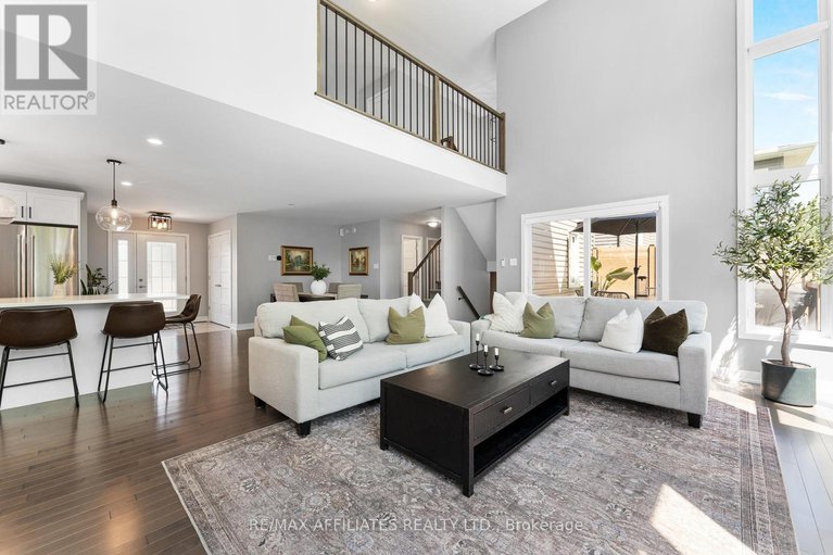 28381839/156-hybrid-street/embrun/russell/ontario/K0A1W0_12