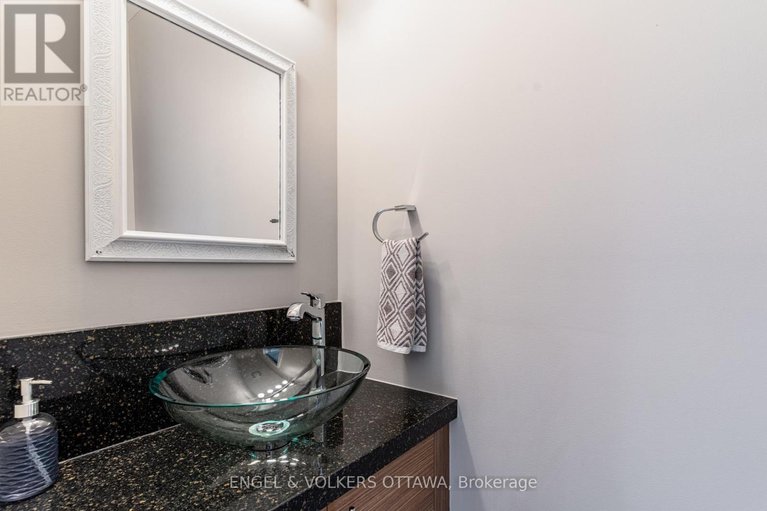 28447274/82-pretoria-avenue/glebe/ottawa/ontario/K1S1W9_22