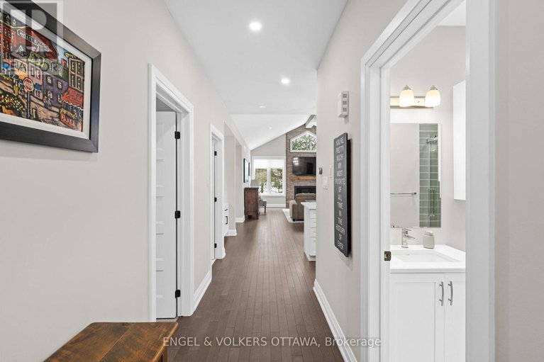 29584984/221-blackhorse-drive/north-grenville-twp-kemptville-south/north-grenville/ontario/K0G1J0_4