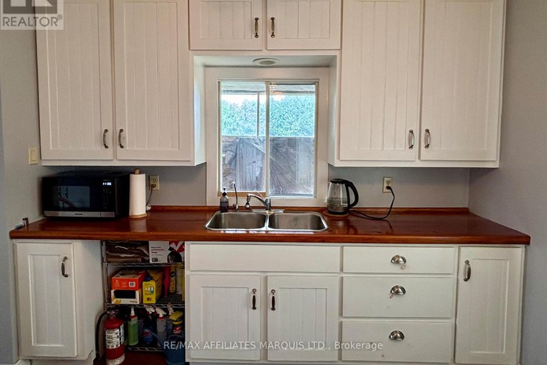 28764932/452-dominion-st-street-s/alexandria/north-glengarry/ontario/K0C1A0_12