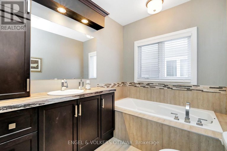 28893468/304-colmar-street/embrun/russell/ontario/K0A1W0_23
