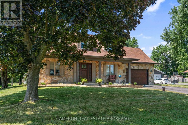 28597811/18231-oak-drive/south-glengarry-charlottenburgh-twp/south-glengarry/ontario/K0C2J0_2