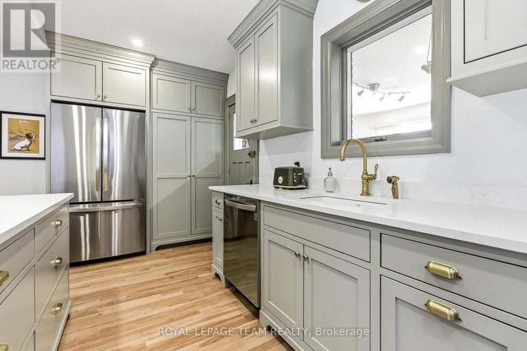 29576095/45-harmer-avenue-n/ottawa-west/ottawa/ontario/K1Y0T5_13