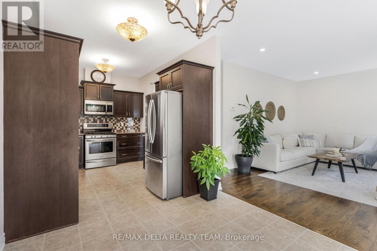 28627849/227-hillpark-high-street/mer-bleuebradley-estatesanderson-park/ottawa/ontario/K1W0B5_12