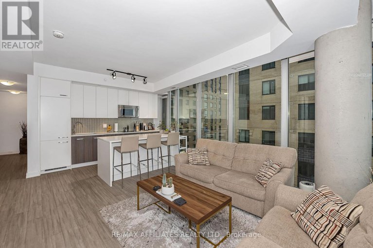 28545690/1807-111-champagne-avenue-s/west-centre-town/ottawa/ontario/K1S5V3_12