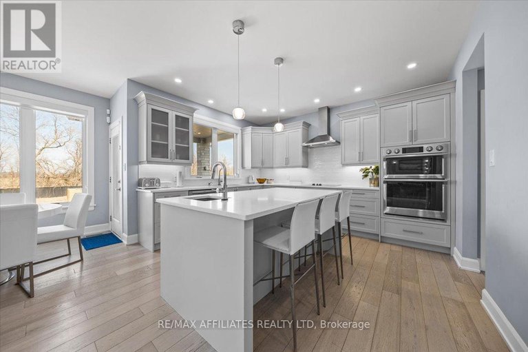 28084122/724-mcmanus-avenue/manotick-village-manotick-estates/ottawa/ontario/K4M0B2_12