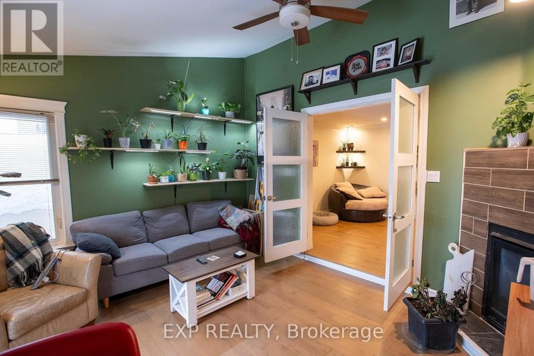 29609713/1108-grenoble-crescent/orleans-wood/ottawa/ontario/K1C2C6_13