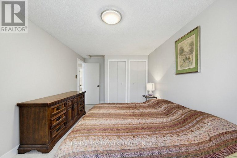 29646325/1703-fieldstone-crescent/convent-glen-south/ottawa/ontario/K1C1R6_28