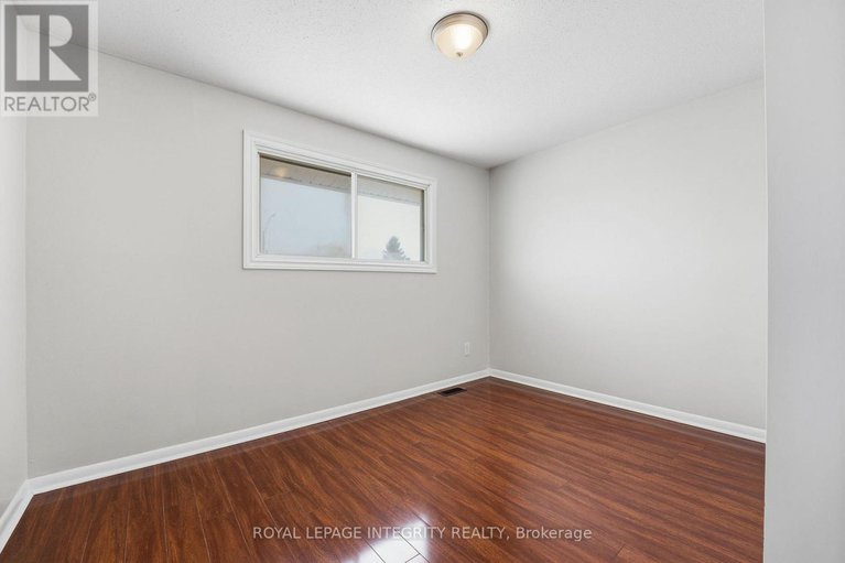 29384406/1281-meadowlands-drive-e/city-viewskylinefisher-heightsparkwood-hills/ottawa/ontario/K2E6K4_24