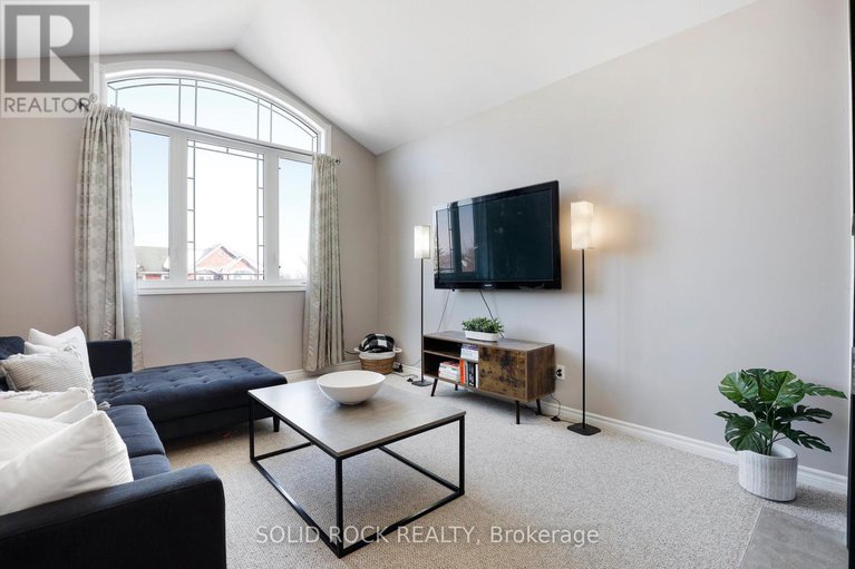 29434004/62-evelyn-powers-private-n/stittsville-south/ottawa/ontario/K2S0E1_17