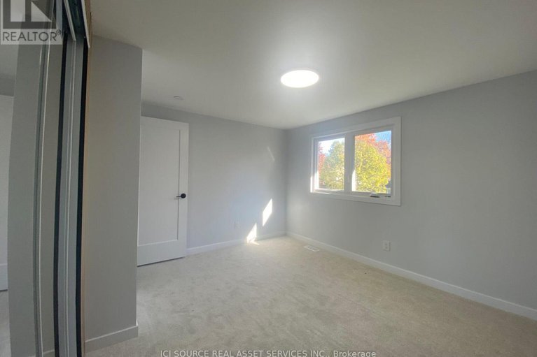 29074173/15-scharf-lane/glencairnhazeldean/ottawa/ontario/K2L2K3_23