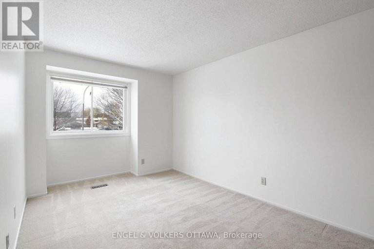 29097946/60-homestead-street/borden-farmstewart-farmcarleton-heightsparkwood-hills/ottawa/ontario/K2E7N6_18