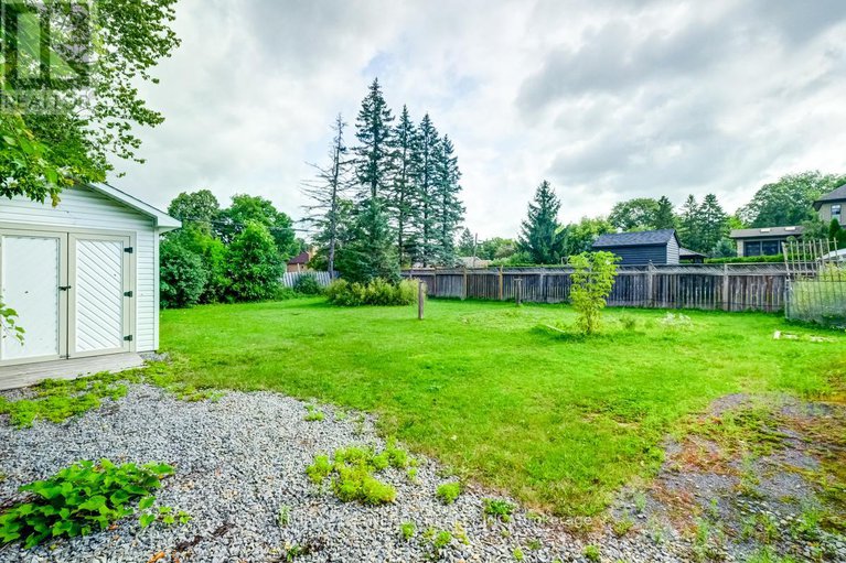 28332843/453-pleasant-park-road/alta-vistafaircrest-heights/ottawa/ontario/K1H5M9_35
