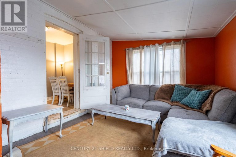 29460583/274-bishop-street-n/alexandria/north-glengarry/ontario/K0C1A0_20