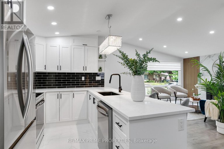 29378490/1035-connery-avenue/elmvale-acresurbandale/ottawa/ontario/K1G2N9_13