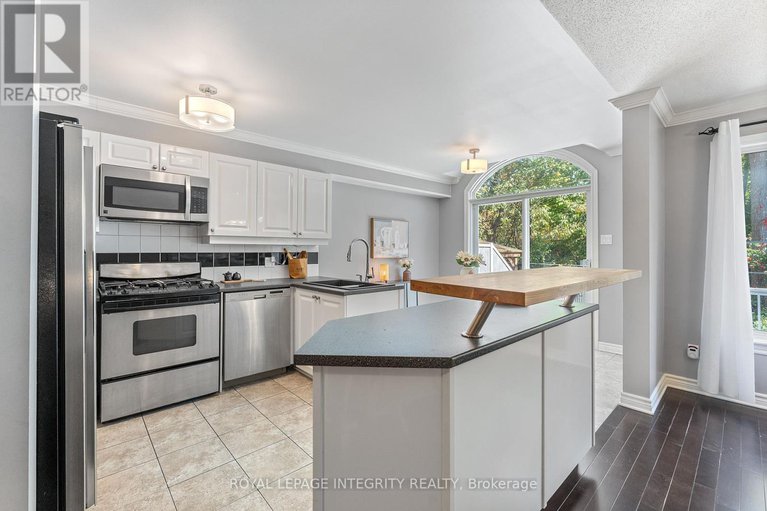 28951961/6308-sablewood-place/chapel-hill/ottawa/ontario/K1C7M6_22