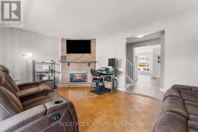 28313092/316-singleton-way/chatelaine-village/ottawa/ontario/K1E2B3_6
