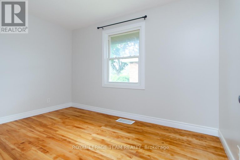 28514430/16-brook-lane/meadowlandscrestview/ottawa/ontario/K2G1R9_13