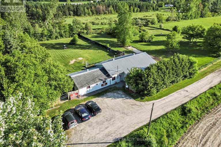 28244627/3383-champlain-street/clarencerockland-twp/clarence-rockland/ontario/K0A1E0_38