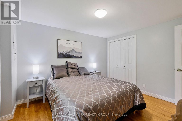 28552102/1430-royal-maple-drive/cumberland-ridge/ottawa/ontario/K4C1B5_24