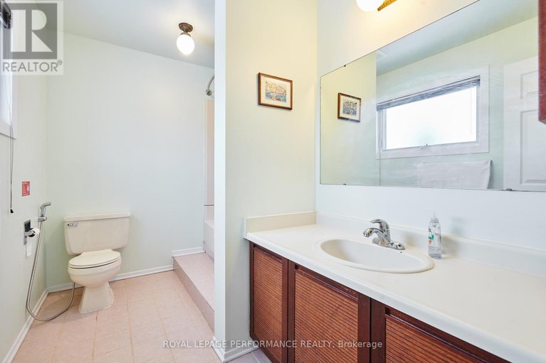 29213951/1646-sunview-drive/orleanssunridge/ottawa/ontario/K1C5C5_15