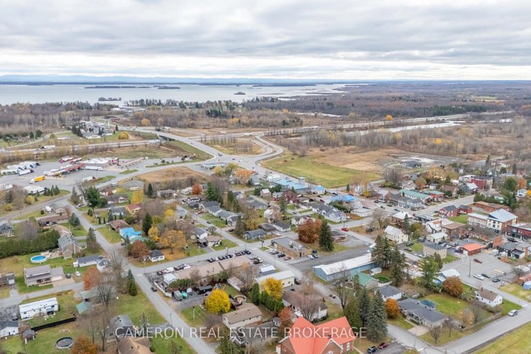 29090581/8-head-street/lancaster/south-glengarry/ontario/K0C1N0_34